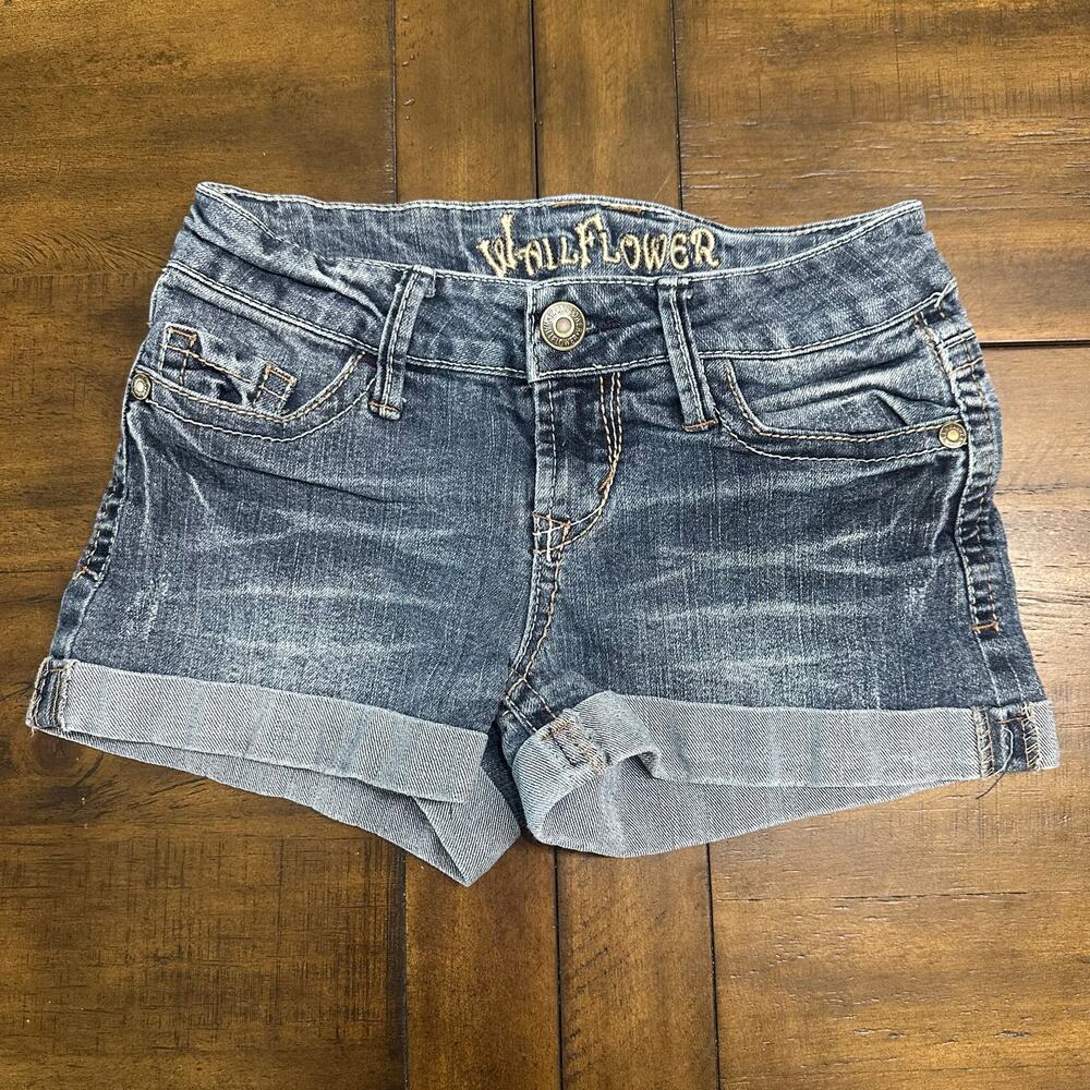 Wallflower Denim Shorts Women Size 1 Dark‎ Wash Cuffed Low Rise Y2K